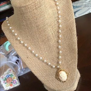 Long Plunder cameo necklace